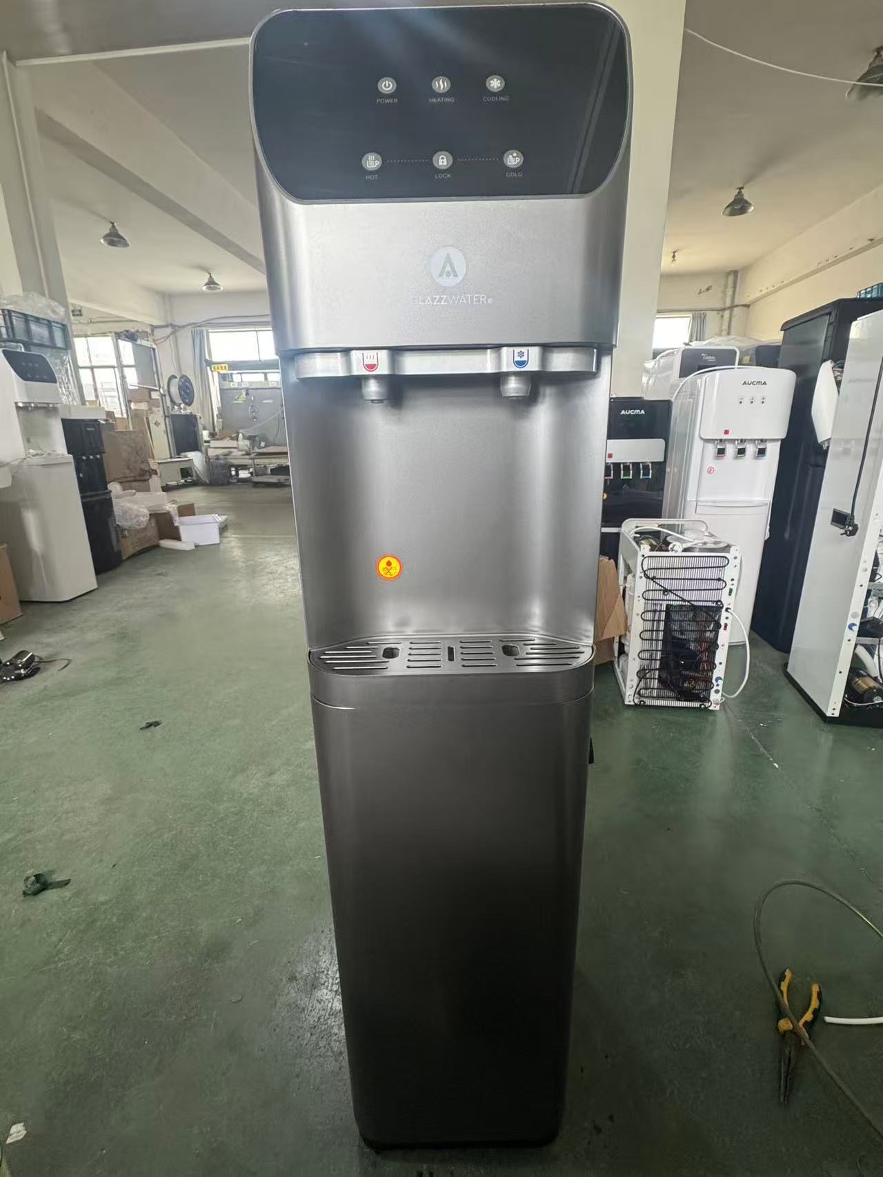 Floor-standing water dispenser
